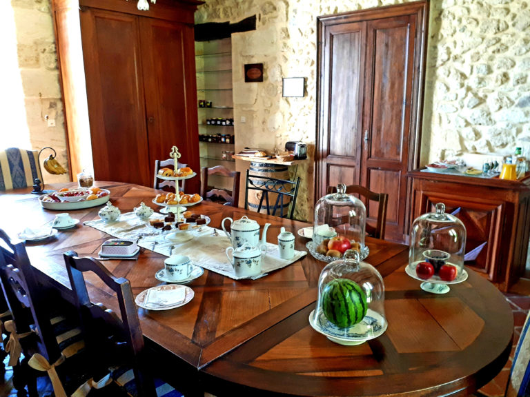 petit-déjeuner-continental-et-fait-maison-au Domaine-de-Garat